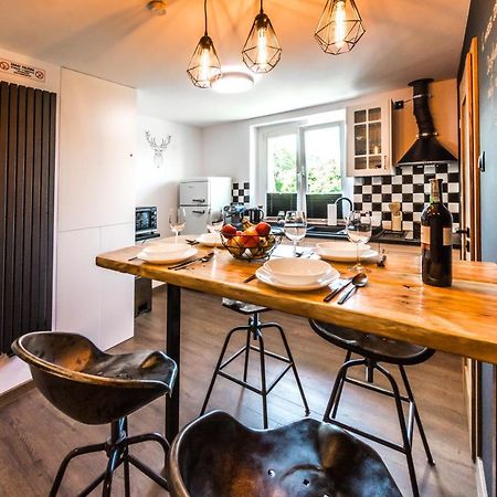 Apartament Wita Stwosza Jelenia Góra Exteriör bild