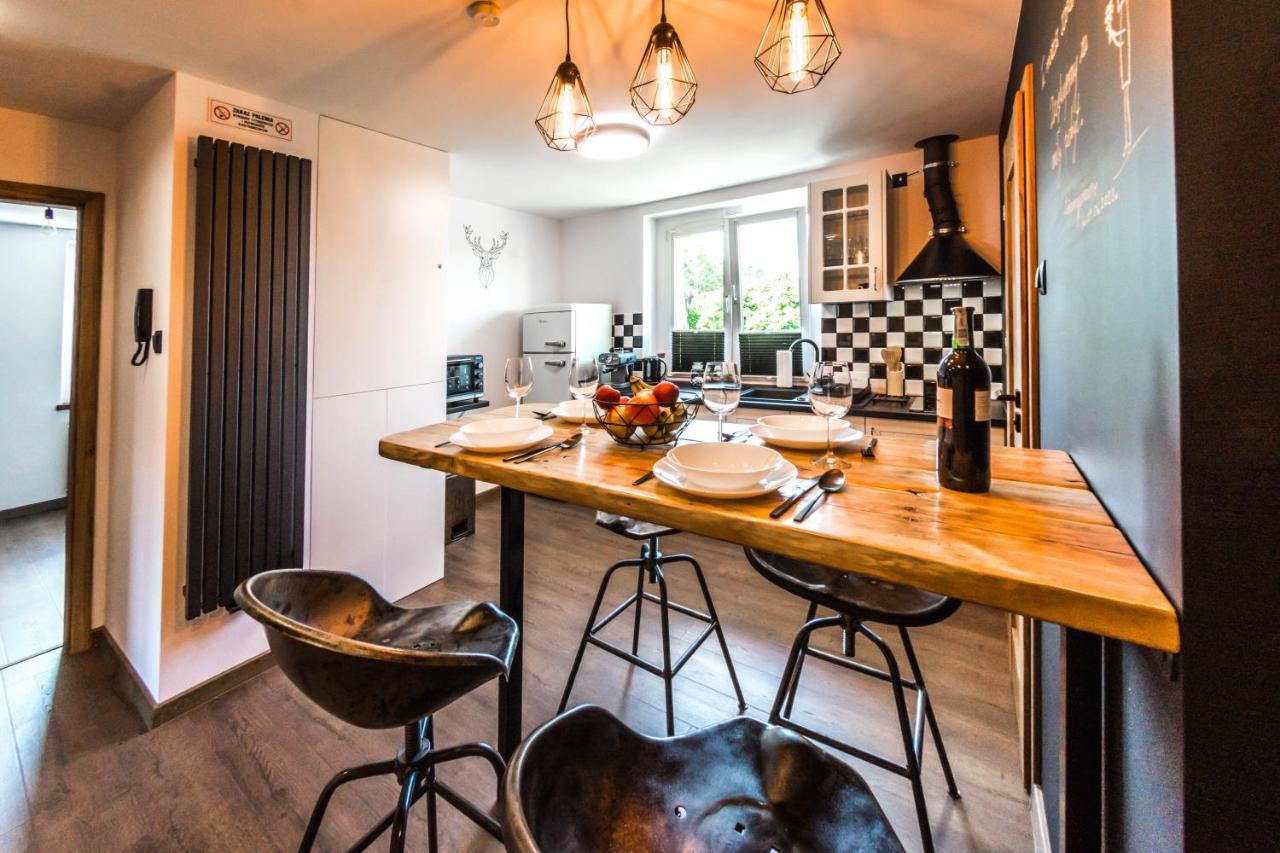 Apartament Wita Stwosza Jelenia Góra Exteriör bild