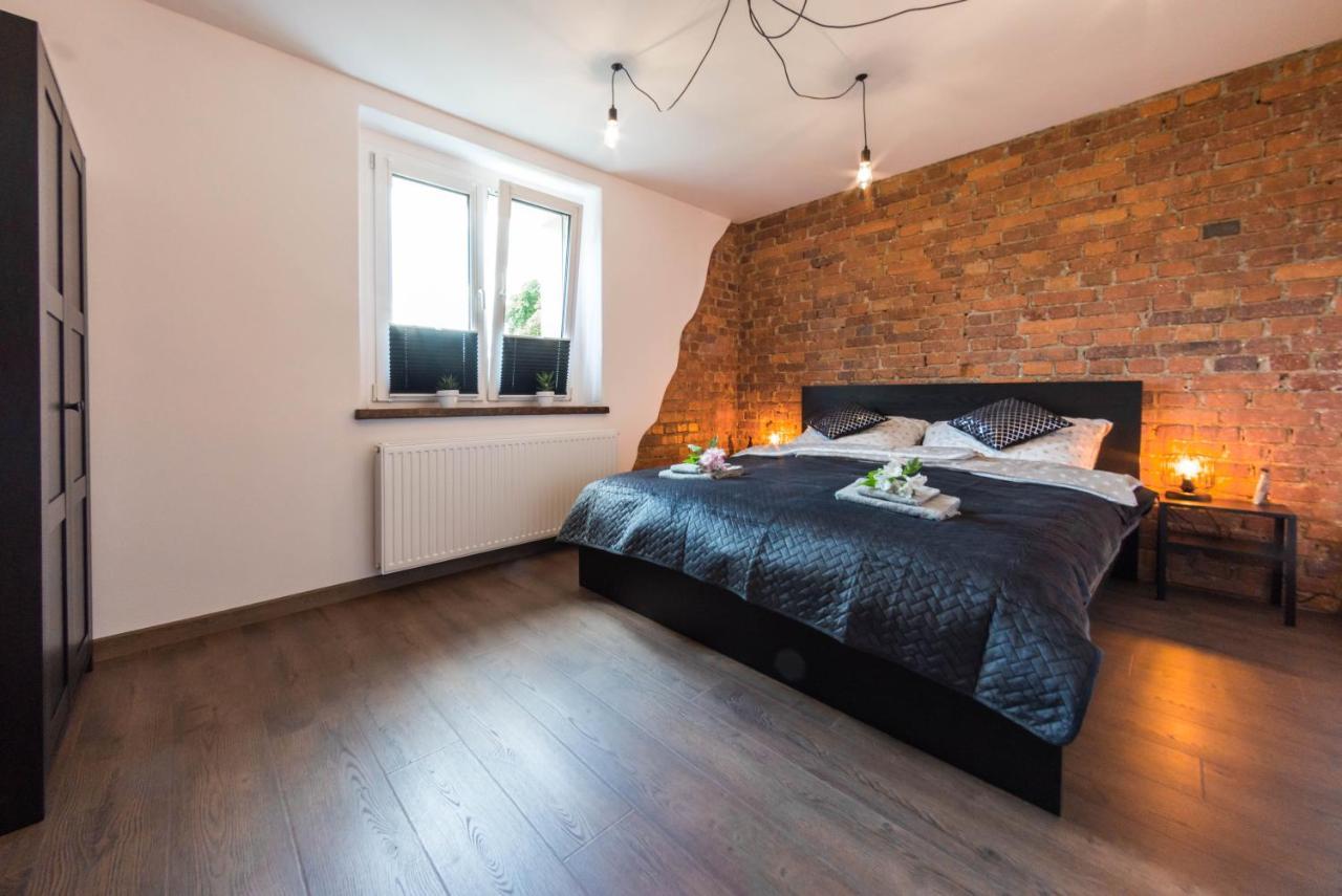 Apartament Wita Stwosza Jelenia Góra Exteriör bild