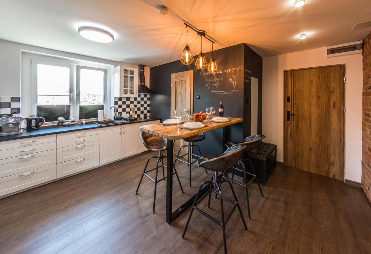Apartament Wita Stwosza Jelenia Góra Exteriör bild